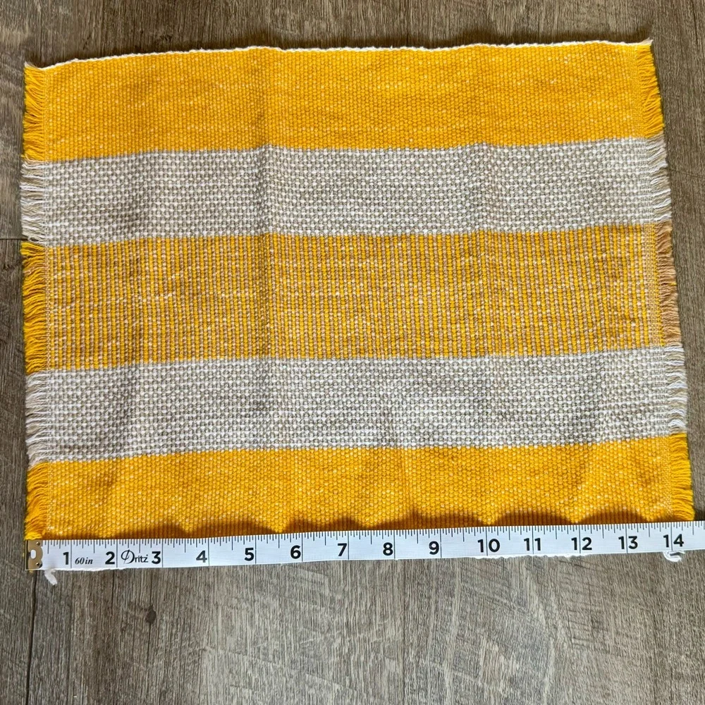 N/A set yellow
